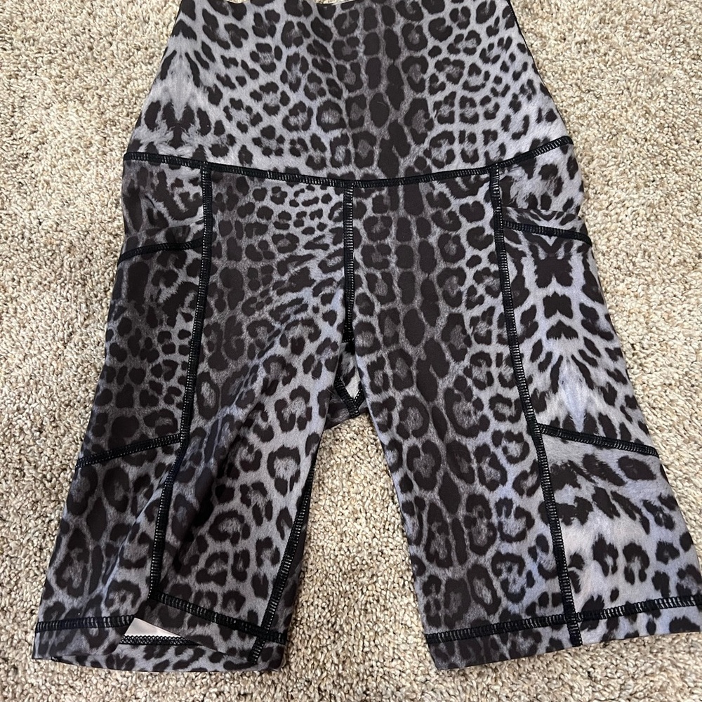 XS Leopard Biker Shorts with side pockets
